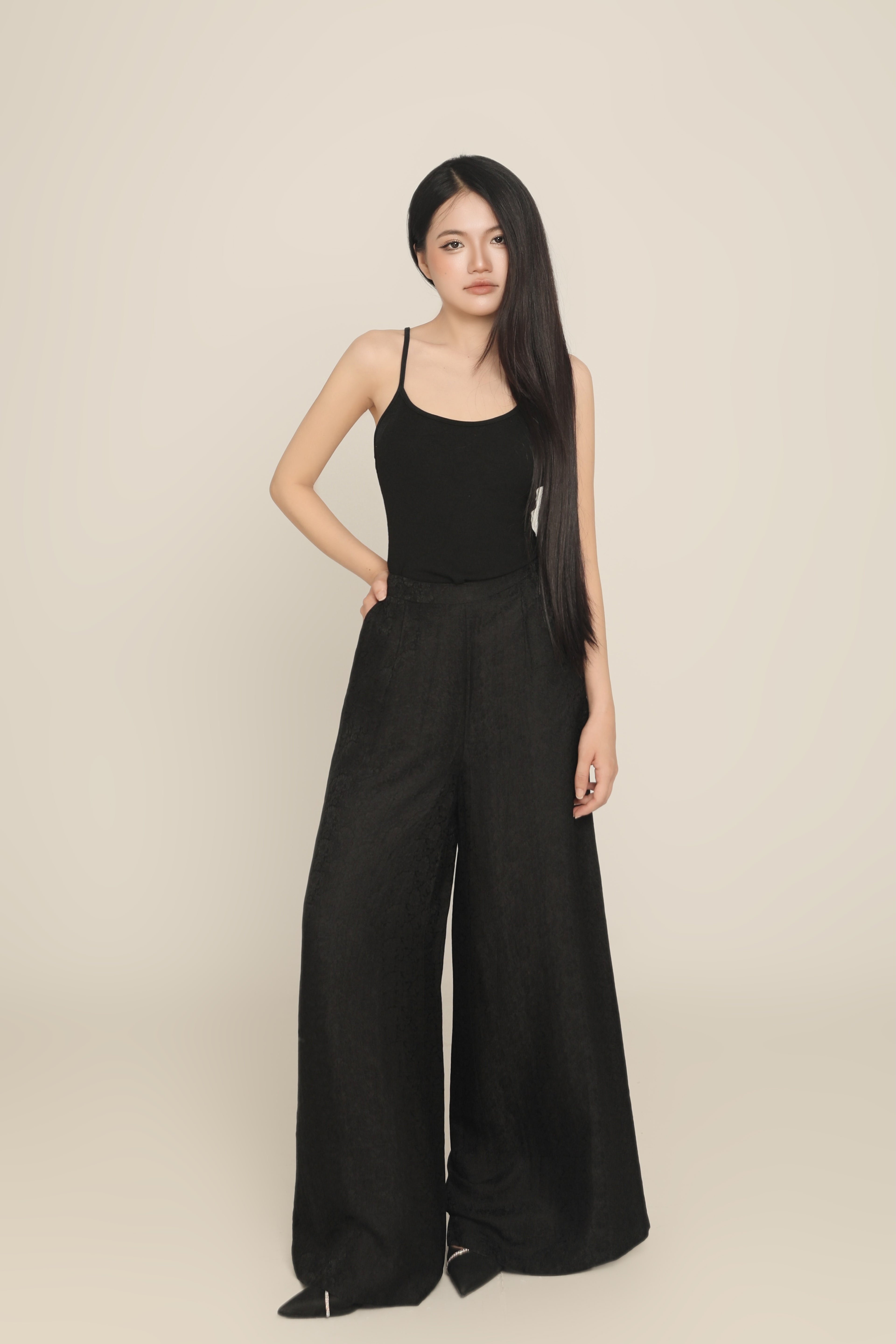 Thủy Silk Pants